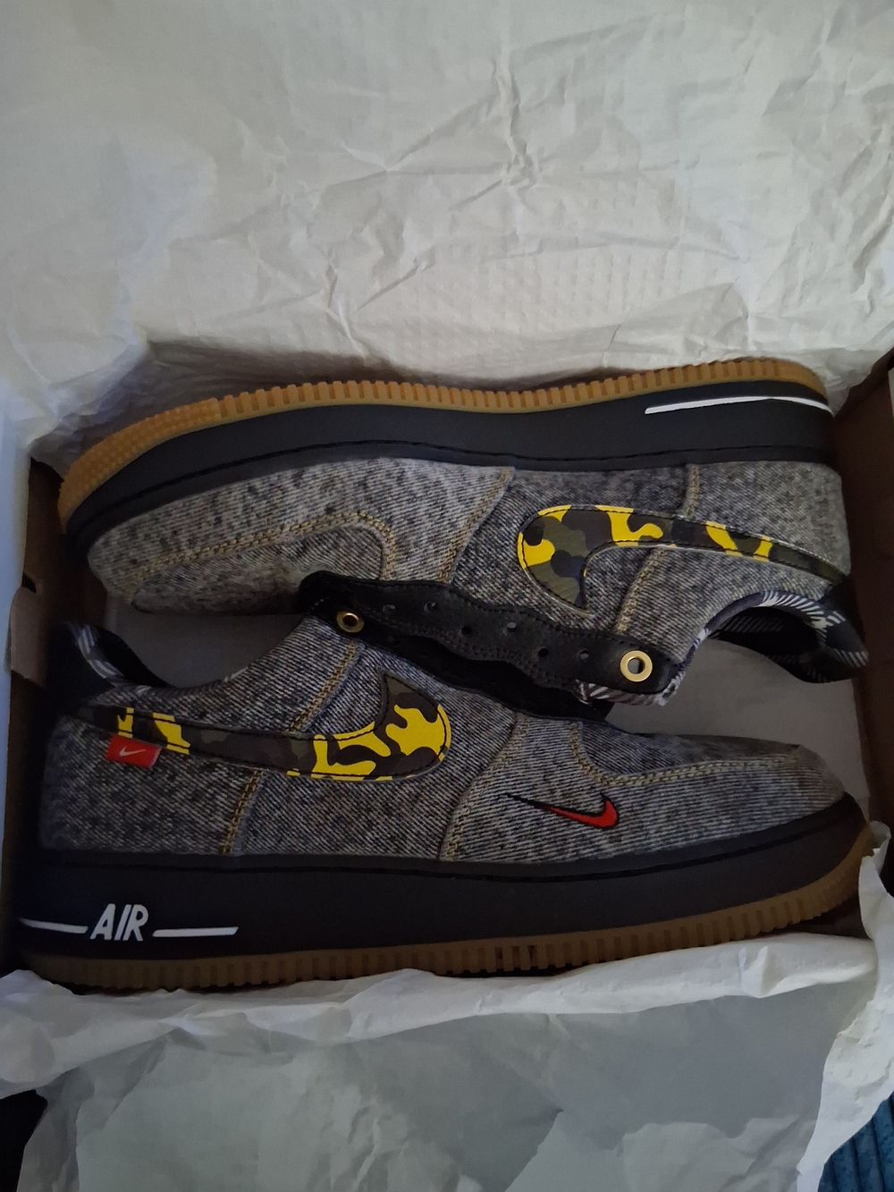 Men's Air Force 1 '07 LV8 :)  I Only Wore Them Once :)
